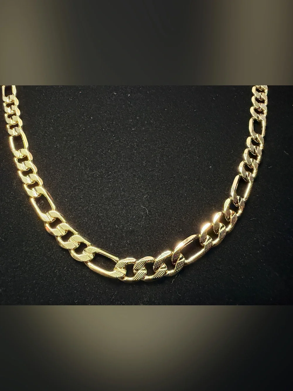 Figaro Diamond Cut 20in 8.5MM 14K Stamped Gold filled necklace. Show it off!